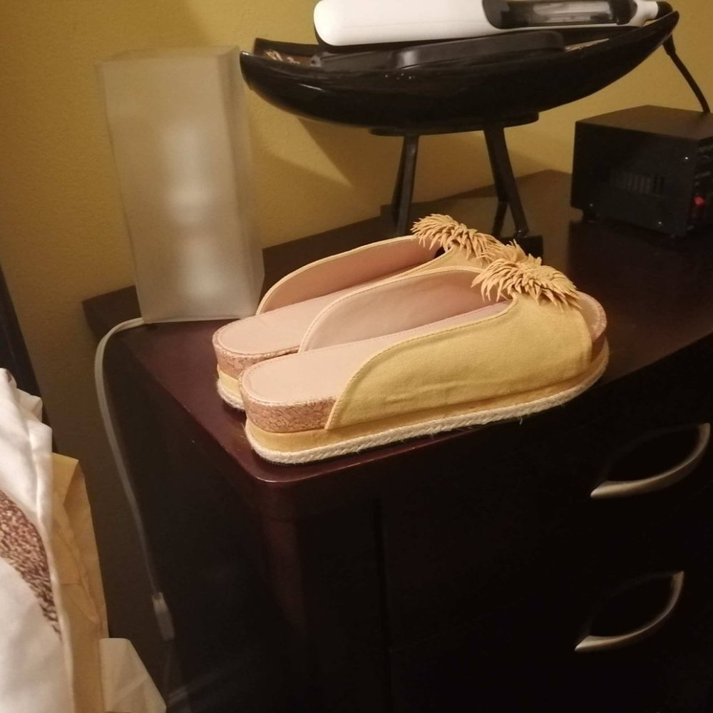 Sandals - Picture 2 of 4